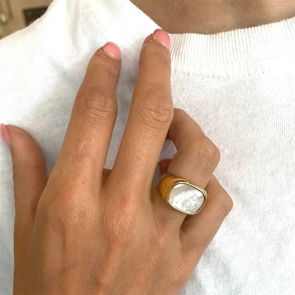 18K Gold Chunky Shell Ring