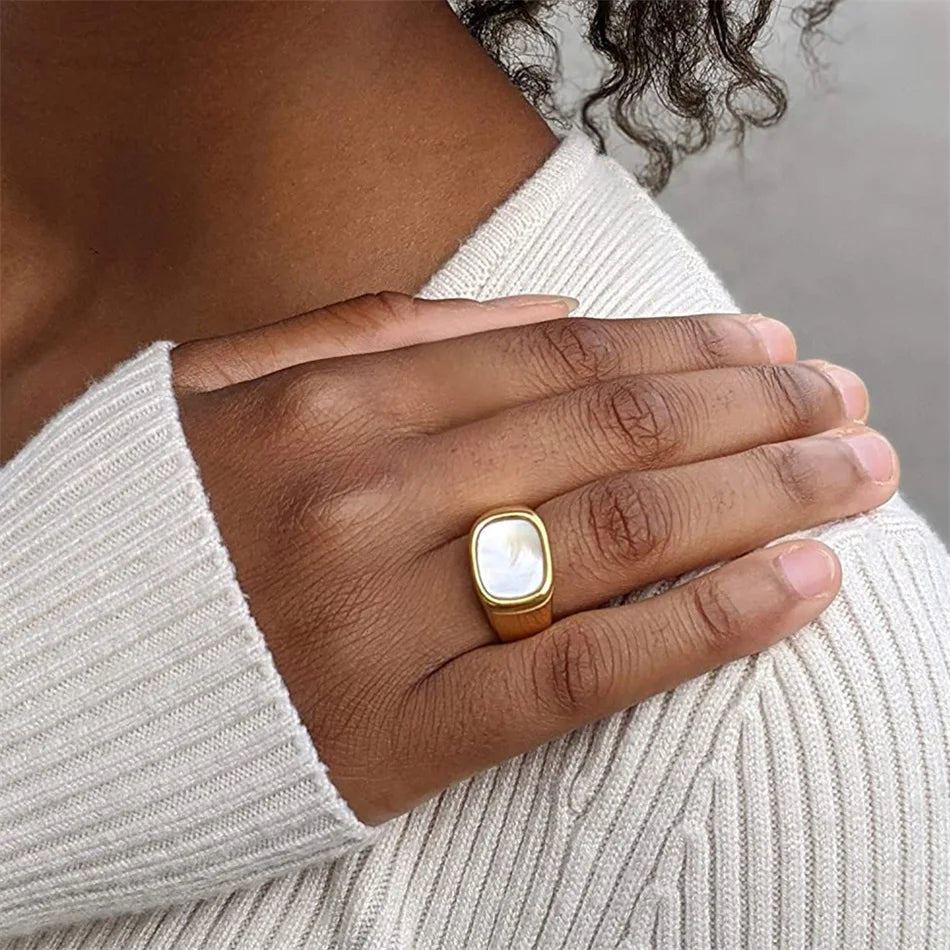 18K Gold Chunky Shell Ring