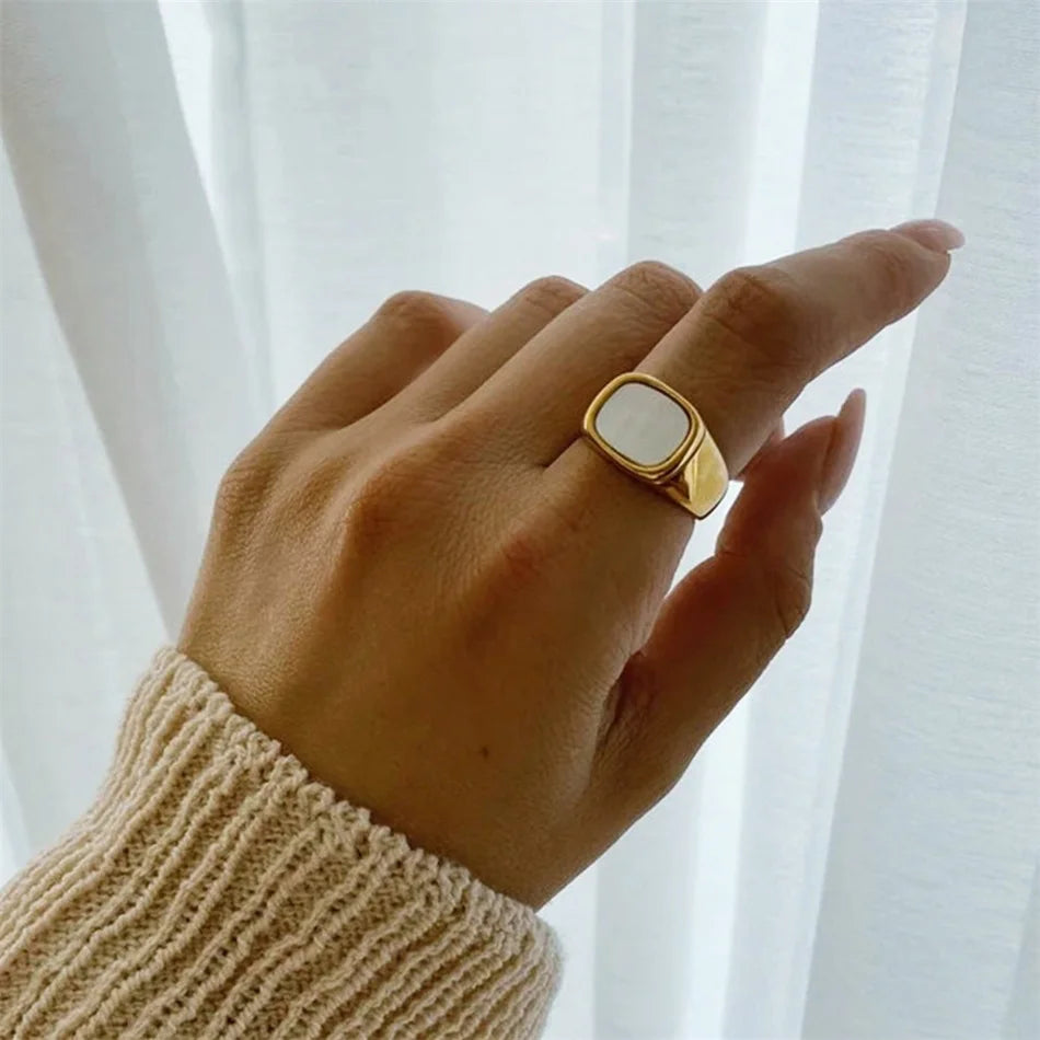 18K Gold Chunky Shell Ring