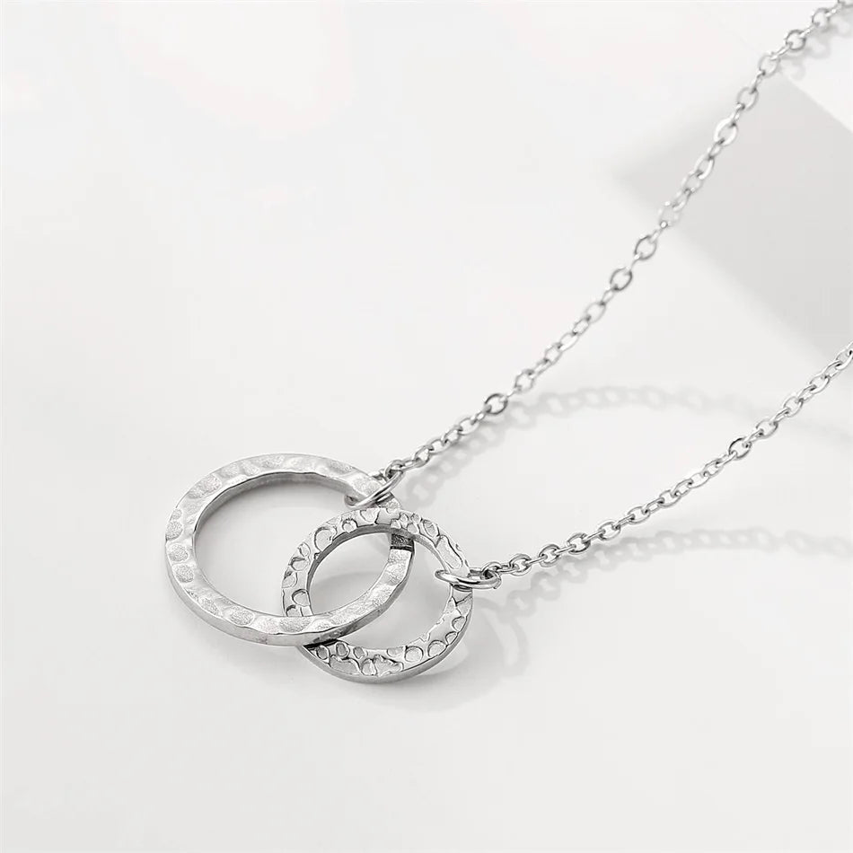 Interlocking Double Circle Necklace